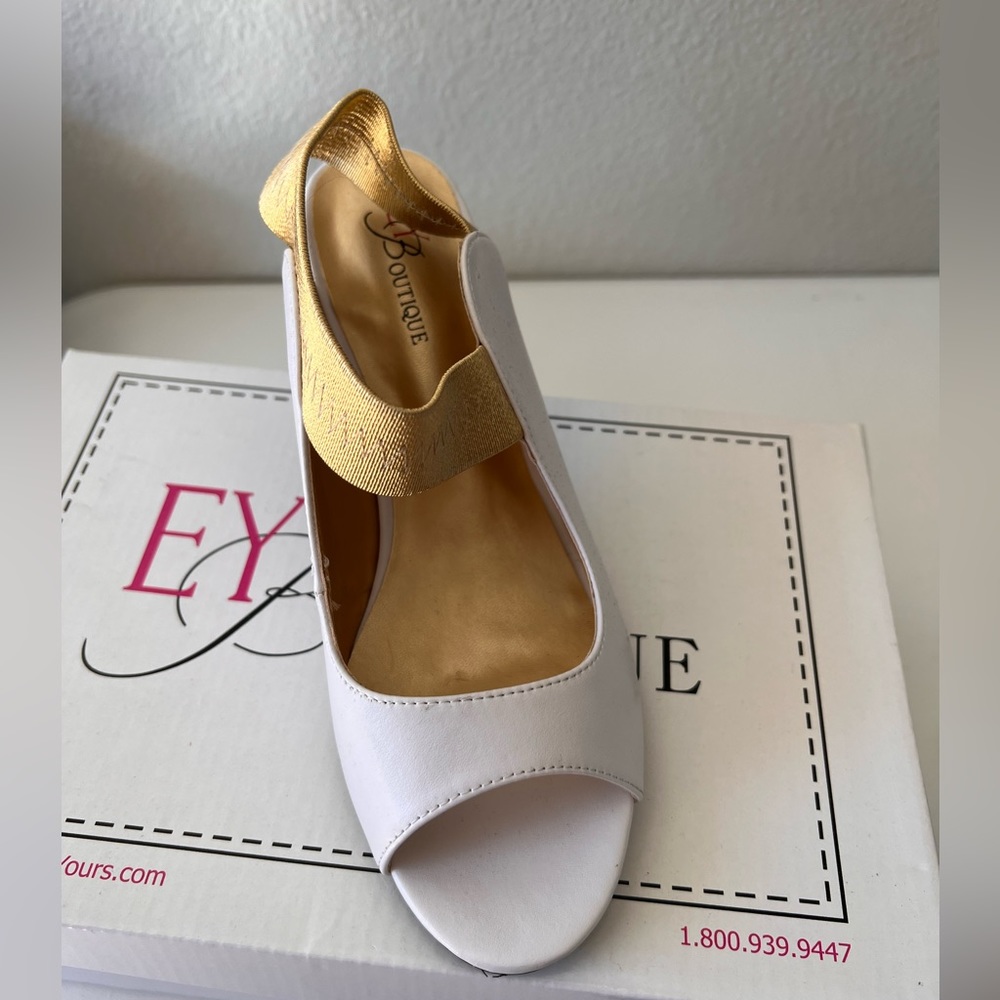 White and Gold Pumps